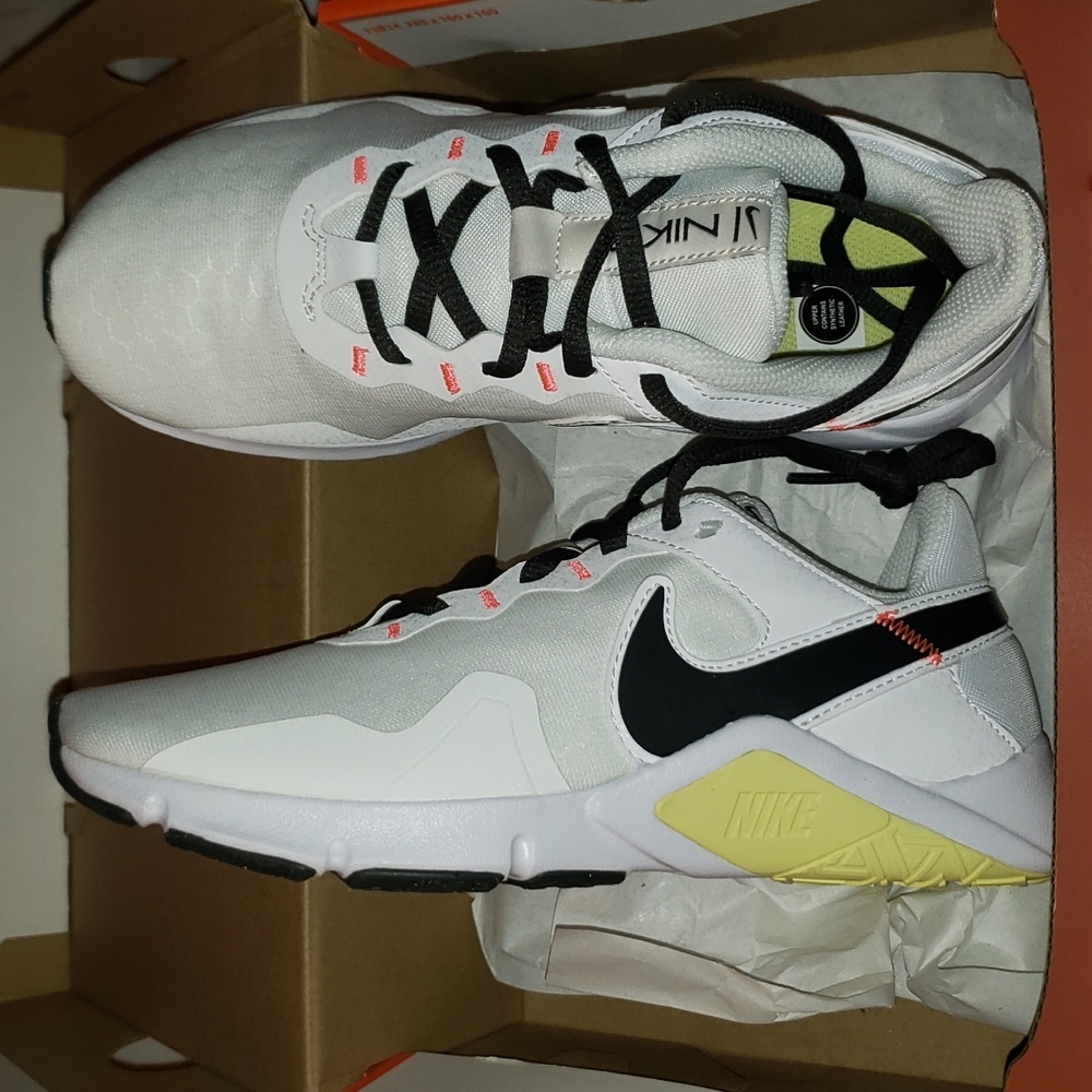 Womens Nike Legend Essential 2 Sneakers